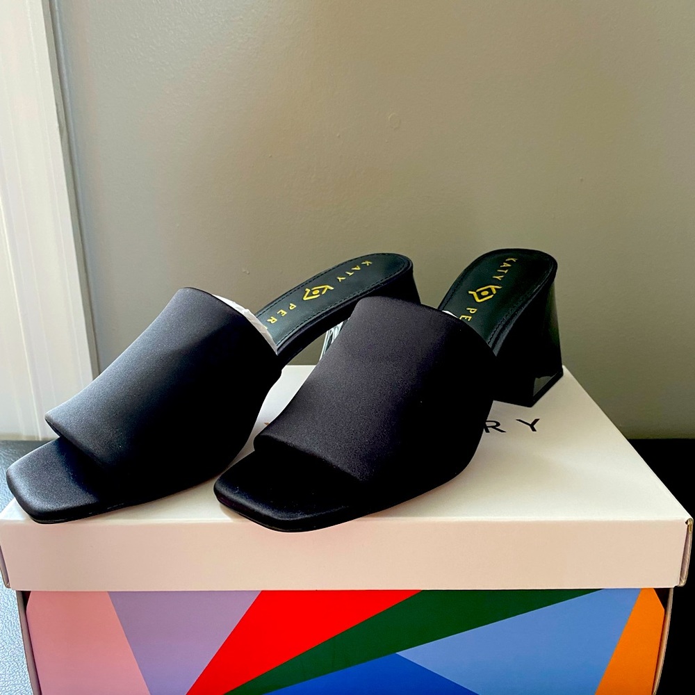 Katie Perry “The Bettie” sandals size 7.5.